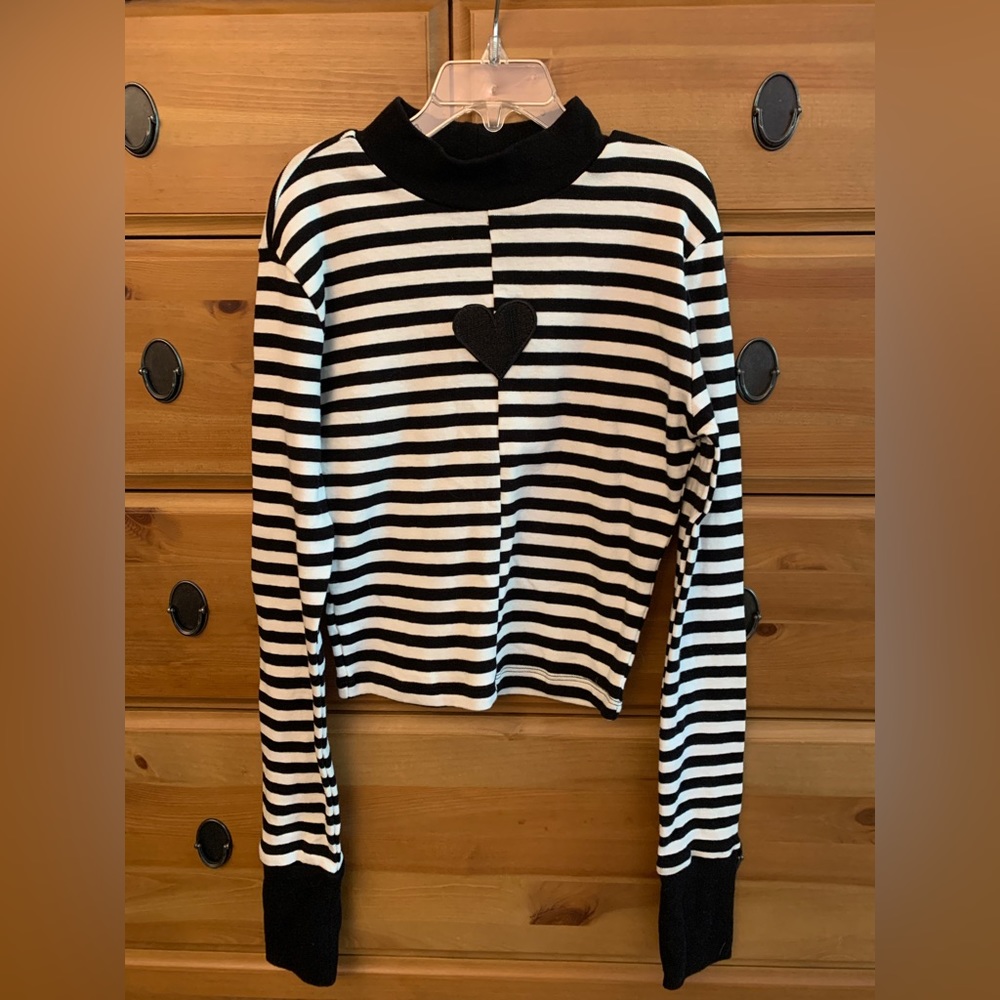 Hot Topic - Black and white long sleeve top youth XS